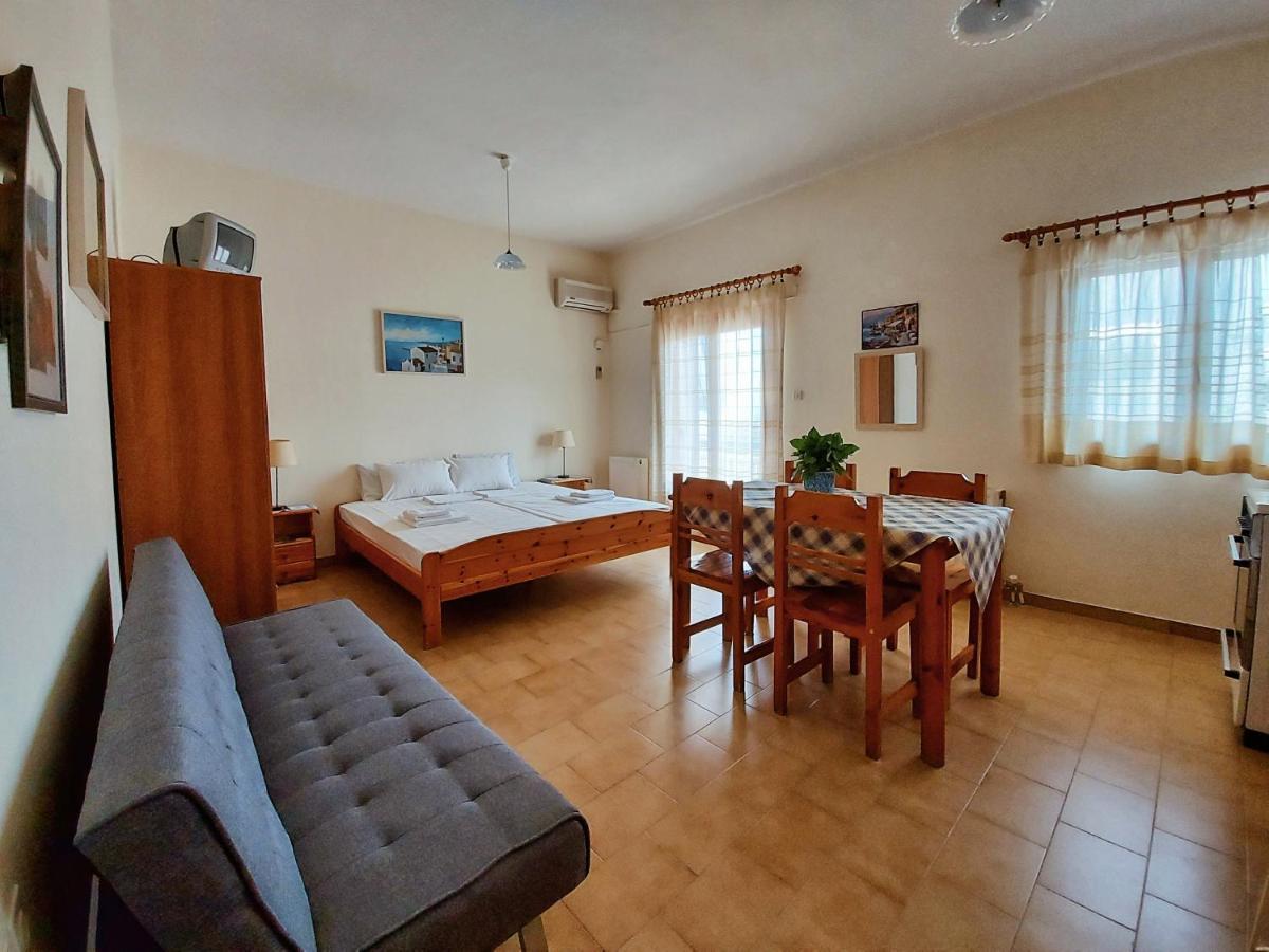 2 Space - Selfcatering Apartment Helen No 7 Xiropigado Exterior foto